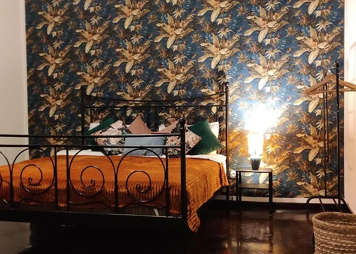 Casa Cu Bolta